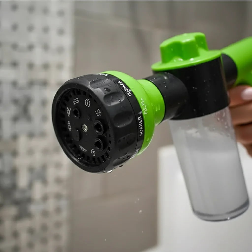 One Tool. Eight Sprays. Every Wash Day.